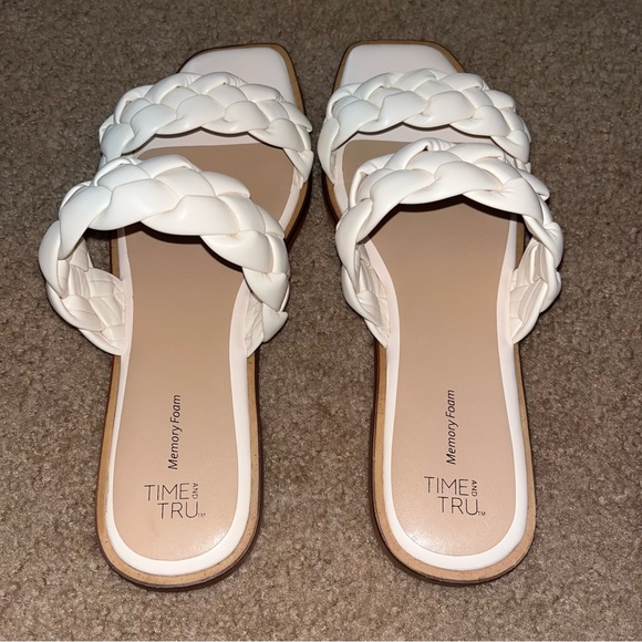 Time and Tru size 10 women’s sandal flats cream with braided straps - Picture 7 of 8